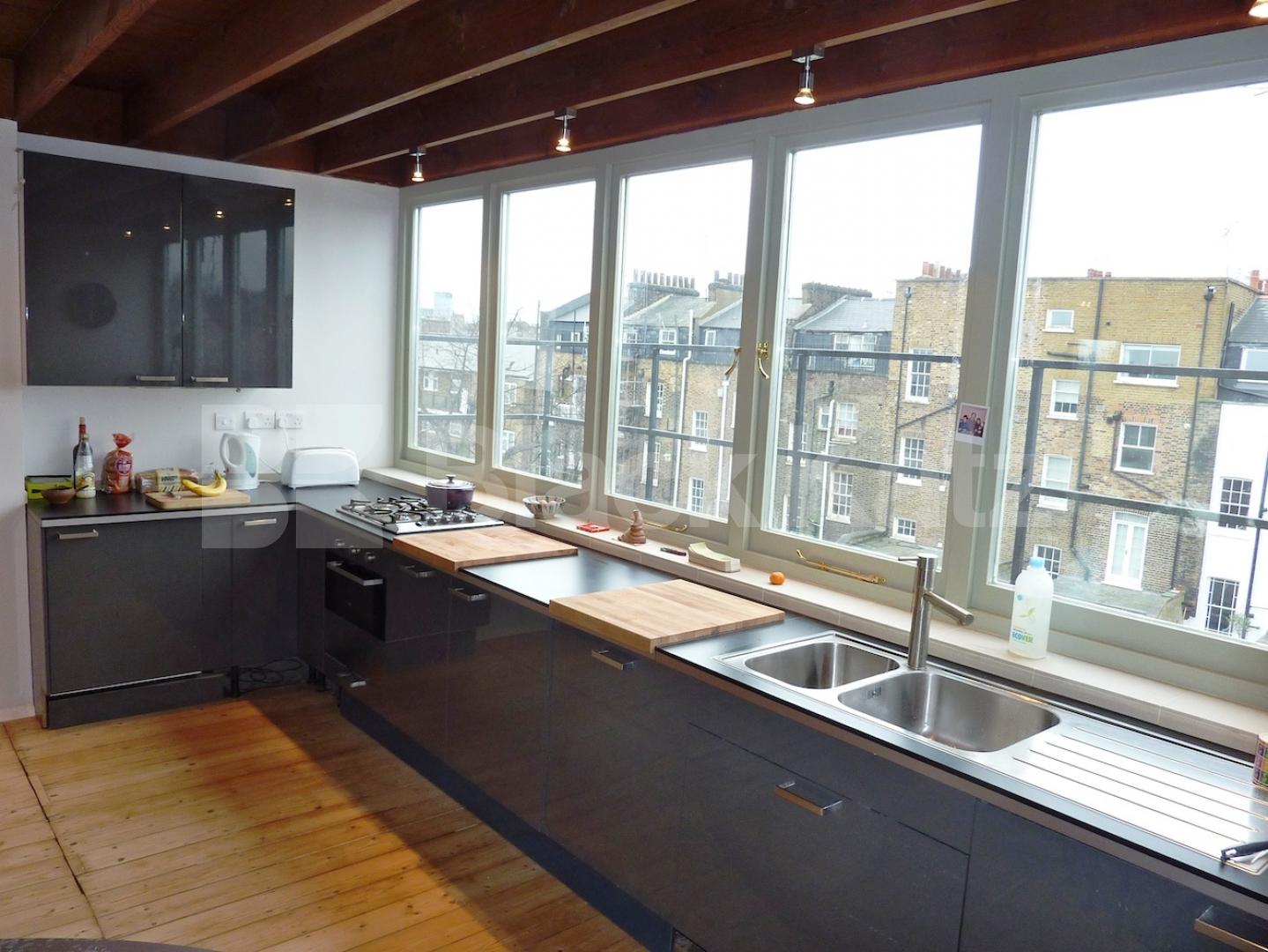 			2 Bedroom, 1 bath, 1 reception Flat			 Albert Street, CAMDEN